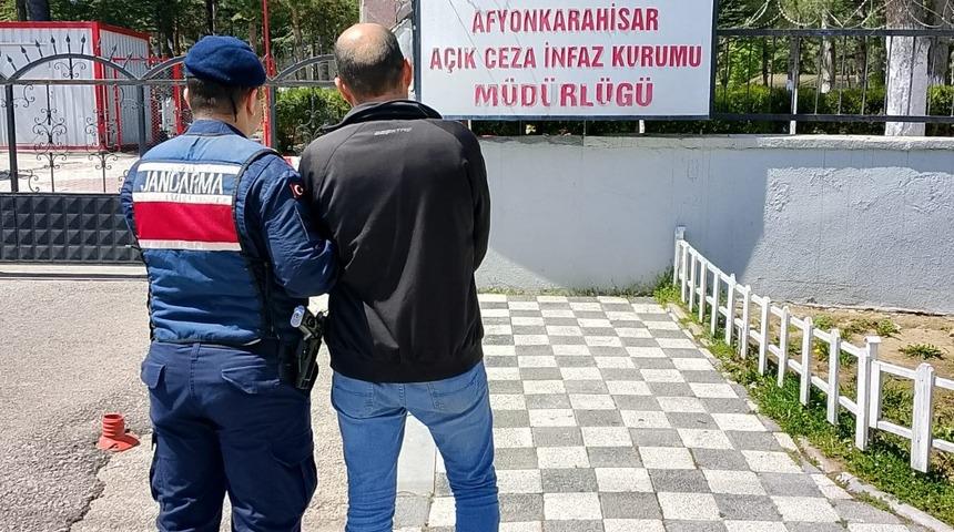 Uyuşturucu suçundan aranan şahıs jandarma tarafından yakalandı