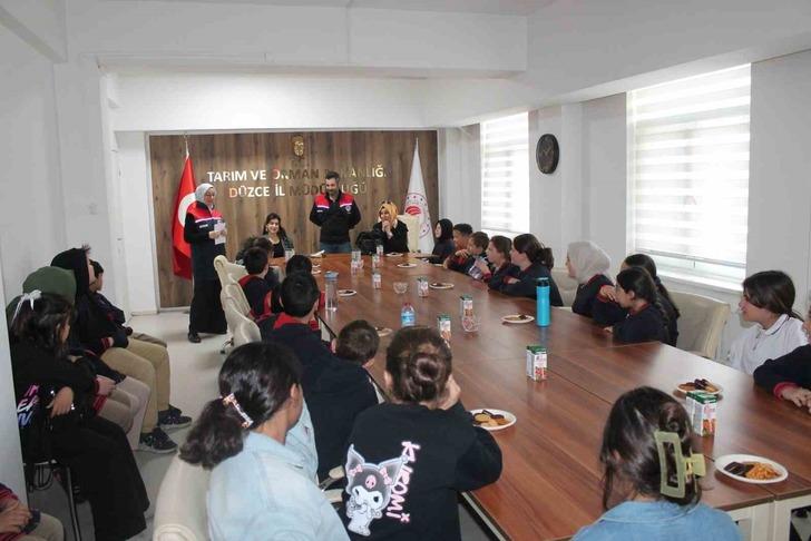 Düzce'de öğrencilere tarımın ve doğal kaynaklarının önemi anlatıldı G3