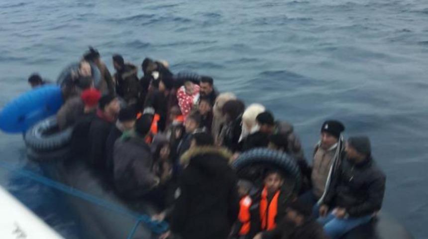 Kuşadası K&ouml;rfezi&rsquo;nde 103 ka&ccedil;ak g&ouml;&ccedil;men yakalandı