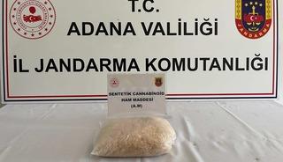 Adana'da 1,5 kilogram sentetik uyuşturucuyla yakalanan 2 zanlı tutuklandı