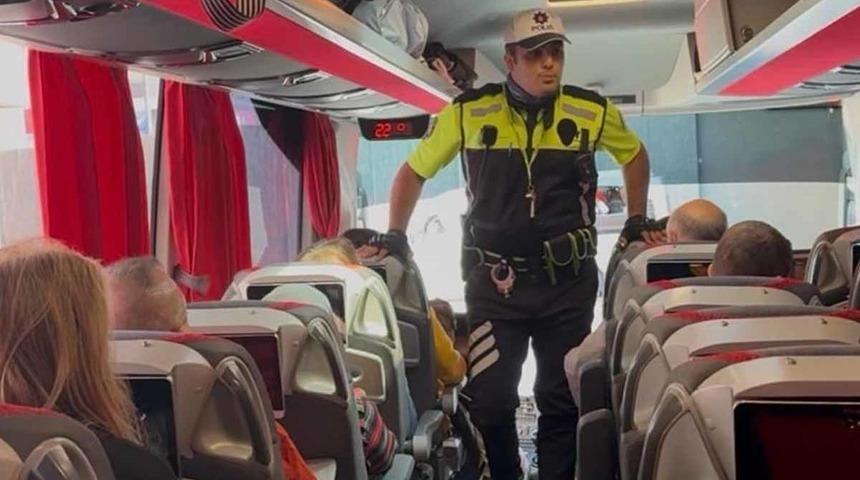 Polis, vatandaşlara güvenli yolculuğu anlattı