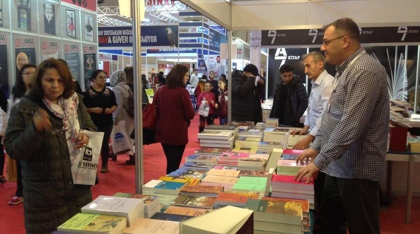 Atat&uuml;rk K&uuml;lt&uuml;r Merkezi Başkanlığı yayınları, Karadeniz 4. Kitap Fuarı&rsquo;nda b&uuml;y&uuml;k ilgi g&ouml;r&uuml;yor