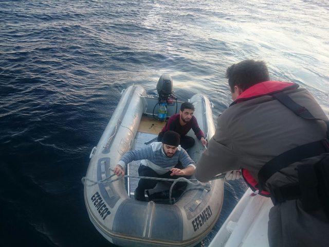 Ayvalık’ta 53 kaçak göçmen yakalandı