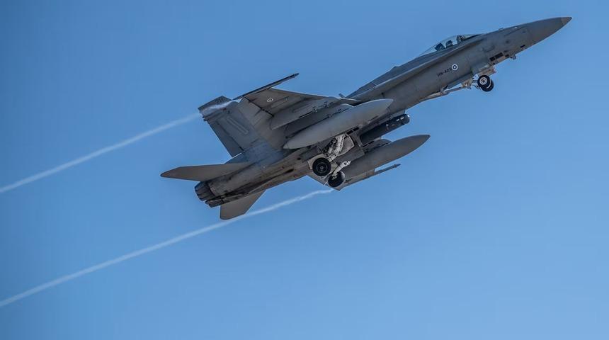 Finlandiya’da savaş uçağı düştü