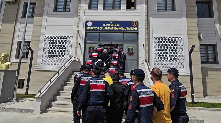 Düzce'de uyuşturucu operasyonu! 60 şüpheli yakalandı