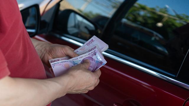 İkinci elde o araçlara talep yağıyor! 'Satarken zarar ettirmeyecek...' Sıfır zamlanınca odak oraya çevrildi