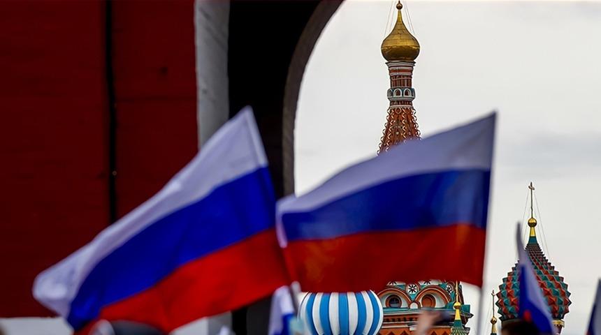 Rusya’nın bütçesi yılın ilk dört ayında 3,3 trilyon ruble açık verdi