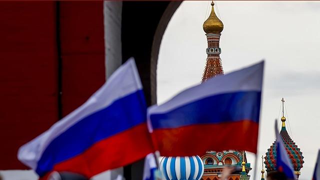 Rusya’nın bütçesi yılın ilk dört ayında 3,3 trilyon ruble açık verdi