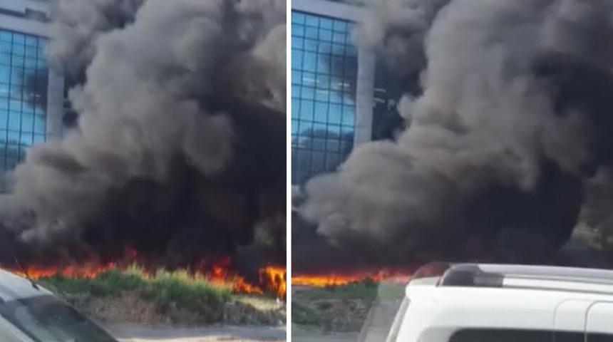 Arnavutköy'de fabrika bahçesinde korkutan yangın