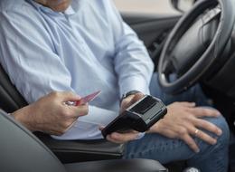 Taksilerde kredi kartı geçiyor mu? Taksilerde kredi kartı ile ödeme yapılır mı?