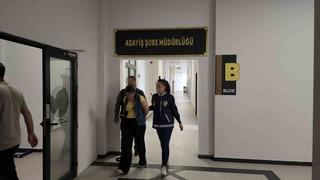 730 bin TL değerinde ziynet eşyası ve nakit para çalan 2 şüpheli yakalandı