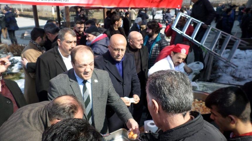 Milliyet&ccedil;i Hareket Partisi Erzurum İl Başkanlığı Afrin ve t&uuml;m vatan şehitleri i&ccedil;in Fatiha&rsquo;da buluştu.