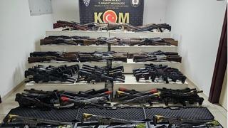 Çorum'da kontrol noktasında 118 ruhsatsız av tüfeği ele geçirildi