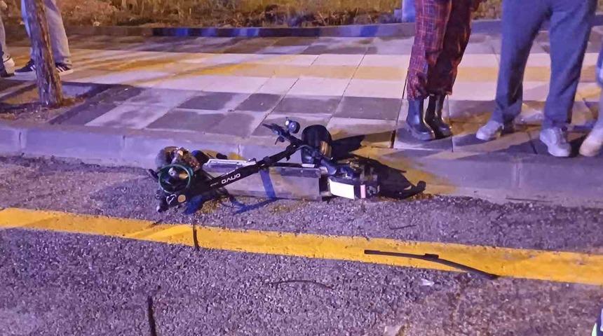 Çorum’da otomobil ile elektrikli scooter çarpıştı: 1 yaralı