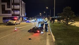Erzincan'da refüje çarpan motosikletin sürücüsü öldü