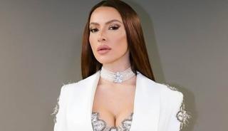 Cesur kostümleri ve seksi dansları çok eleştirildi! Kendini tutamadı