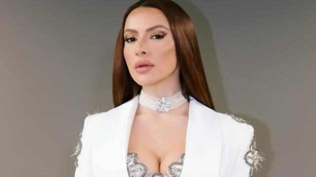 Cesur kostümleri ve seksi dansları çok eleştirildi! Kendini tutamadı