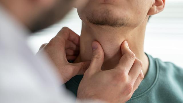 Boynundaki o belirti hayatını kararttı! Beynine kadar yayıldı, boynu bile alındı...