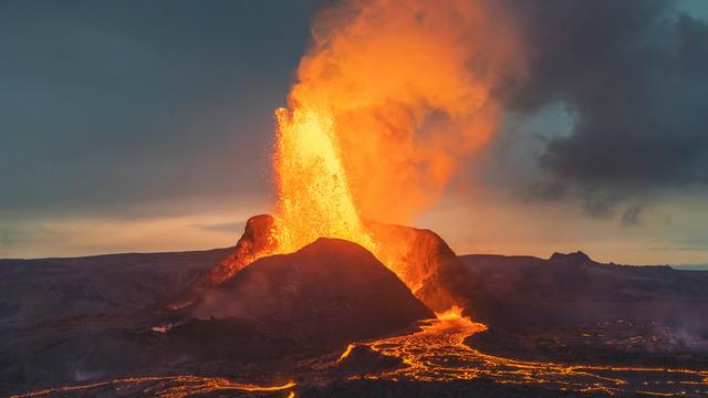 250 yıldır uykudaydı! Zombi yanardağ bilim insanlarını korkuttu! İki büyük şehir tehdit altında...