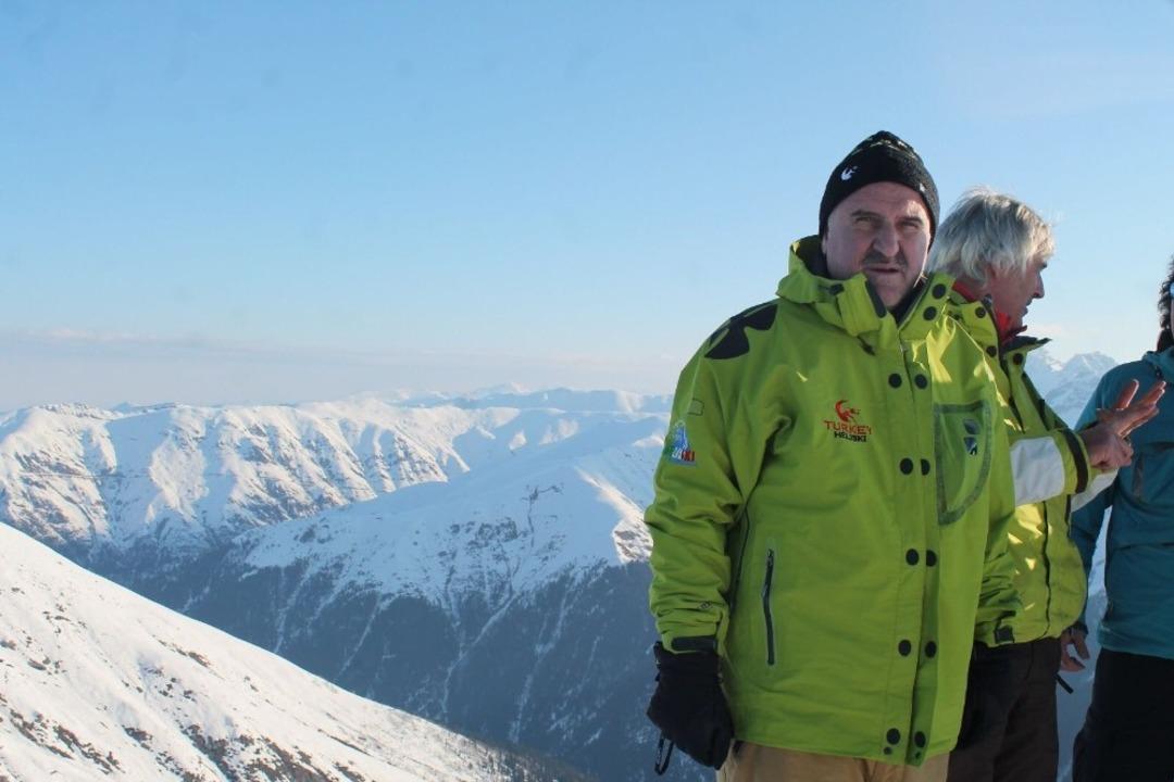 Bakan Osman Aşkın Bak helikopterle Ka&ccedil;kar Dağları&rsquo;nın zirvelerine &ccedil;ıktı