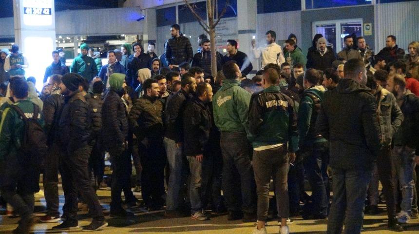 Bursaspor'a protestolu karşılama