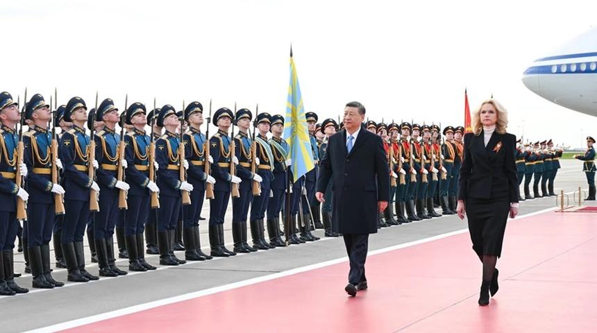 Çin Devlet Başkanı Şi Cinping Moskova’da!