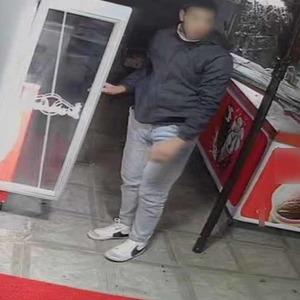 Eskişehir'de enerji içeceği hırsızlığı kameraya yansıdı