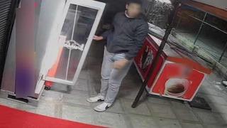 Eskişehir'de enerji içeceği hırsızlığı kameraya yansıdı