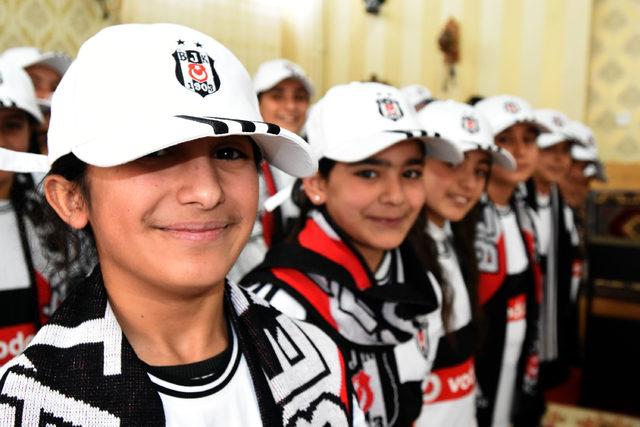 Van'ın Beşiktaşlı fenomen kızları