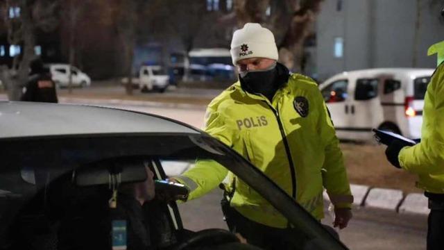 Isparta’da sürücülere cezai işlem uygulandı