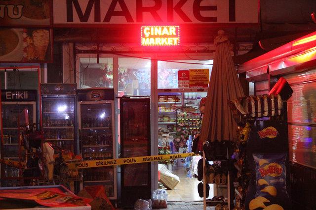 Market çalışanını bıçaklayan gaspçılar, otomobili çalıştıramayınca yakalandı