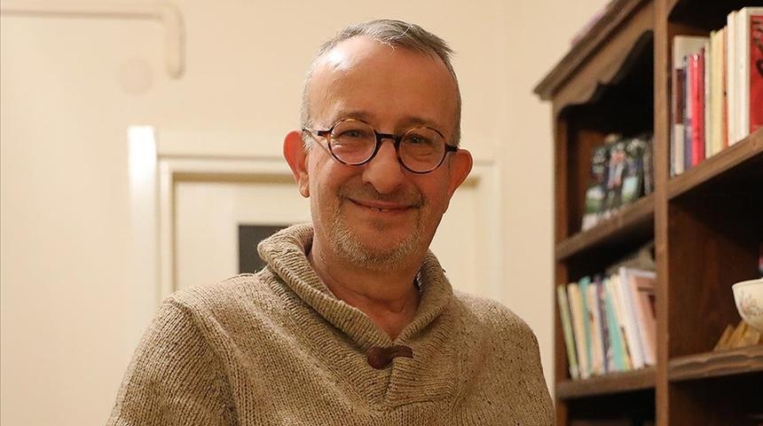 Usta sanatçı Naşit Özcan son yolculuğuna uğurlanıyor! Eşinden duygulandıran veda