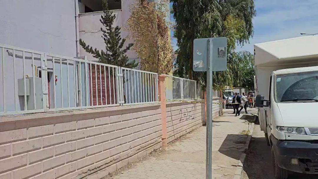 OKULUN-BAHCESINDE-SILAHLI-SALDIRIYA-UGRA_701533_207684