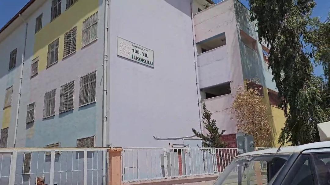 OKULUN-BAHCESINDE-SILAHLI-SALDIRIYA-UGRA_701532_207684