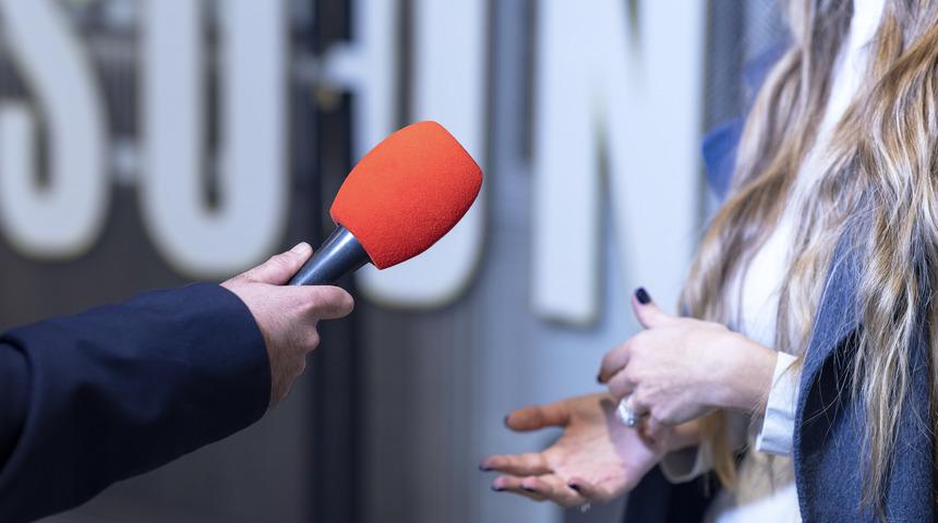 MHP'den TBMM'ye 'sokak röportajları' kanun teklifi! Basın kartı veya kurumsal kimlik şartı