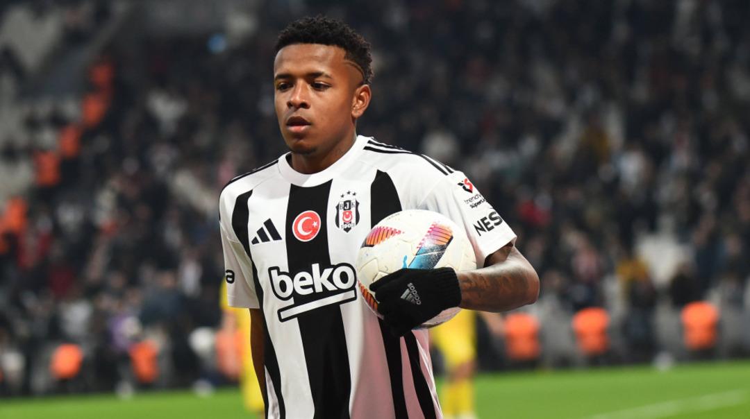 keny-arroyo-besiktas-2025-1744141365-165366