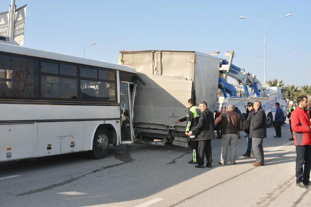 TIR'dan ayrılan dorse zincirleme kazaya yol açtı: 16 yaralı