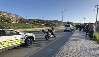 Burdur'da trafik levhasına çarpan motosikletteki 2 kişi yaralandı