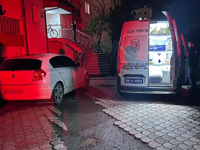 Sevgili dehşeti! Önce kendini vurdu sonra kız arkadaşını yaraladı