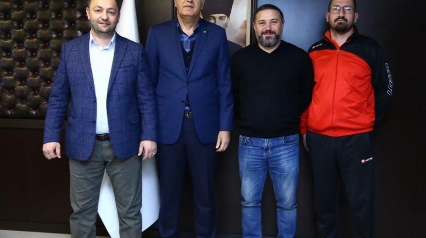 Salihli Belediyespor&rsquo;dan TVF Başkanı &Uuml;st&uuml;ndağ&rsquo;a ziyaret