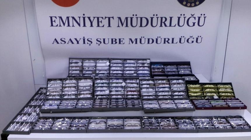 G&ouml;zl&uuml;k hırsızları yakayı ele verdi