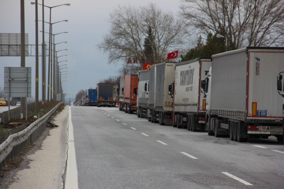 (&Ouml;zel Haber) Kapıkule&rsquo;de &lsquo;&Ccedil;ile&rsquo; kuyruğu: 18 kilometre