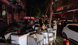 İstanbul'da beyaz eşya deposunda yangın! 3 katlı bina kül oldu