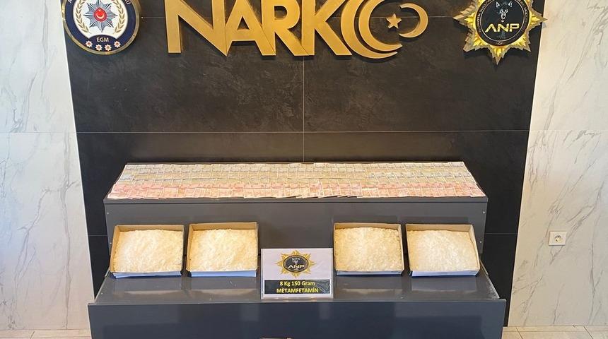 Çantalarında 8 kilo 150 gram uyuşturucu ele geçirilen 3 İranlı gözaltına alındı