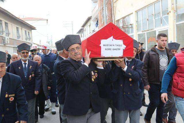 Akhisarlı Kore Gazisi son yolculuğuna uğurlandı