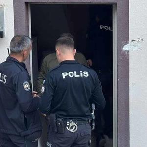 Hastanede yatan eşini görmek için hazırlık yaparken kalbine yenik düştü