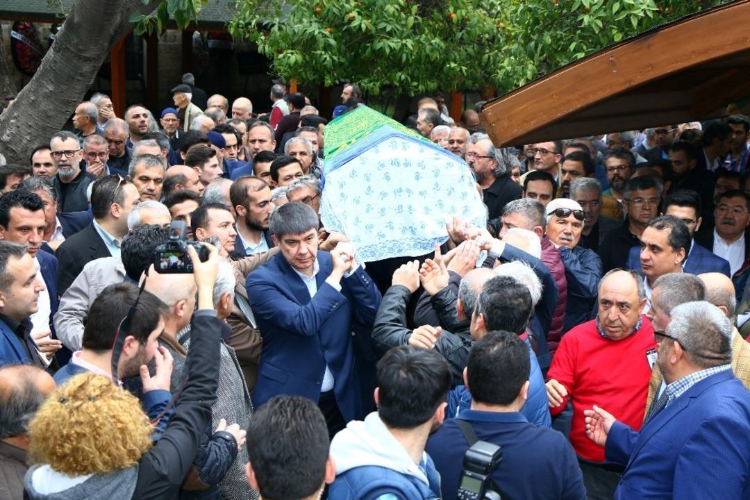 Gazeteci Haluk &Uuml;ncel son yolculuğuna uğurlandı