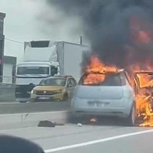 İnegöl'de seyir halindeki otomobil alev topuna döndü