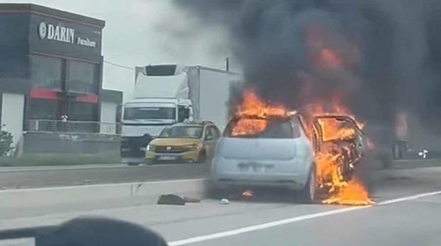 İnegöl'de seyir halindeki otomobil alev topuna döndü