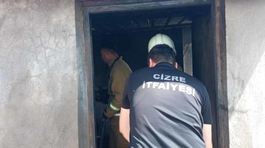 Cizre’de odunlukta çıkan yangın paniğe neden oldu